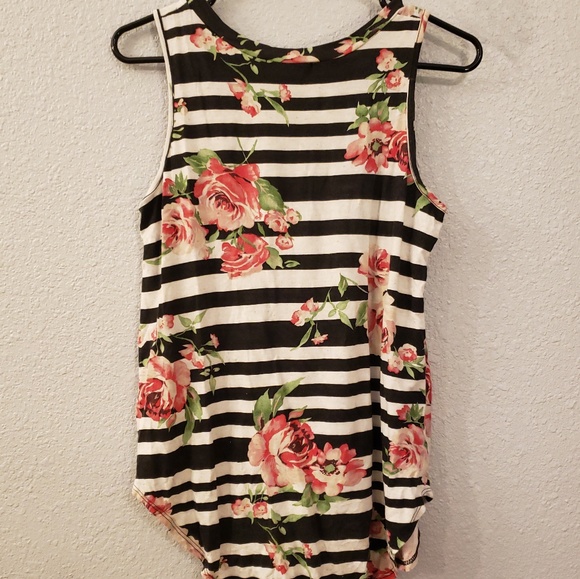 VIAMOR BLACK & WHITE STRIPED ROSE TUNIC TANK - Picture 5 of 5